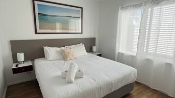 Comfort appartement | Luxe beddengoed, een laptopwerkplek, verduisterende gordijnen