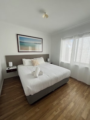 Deluxe Apartment | Premium bedding, laptop workspace, blackout drapes, soundproofing