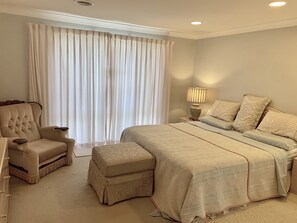 Luxury Suite, 1 Bedroom, Ocean View, Oceanfront | Egyptian cotton sheets, premium bedding, pillow-top beds - Seaview Bed and Breakfast (Bonny Hills)
