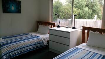 1 bedroom, iron/ironing board, cots/infant beds, free WiFi