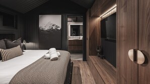 Luxury Alpine One Bedroom Villa | WiFi (free), bed sheets - Big4 Tasman Holiday Parks - Bright (Bright)