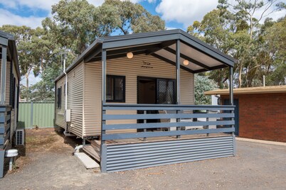 Golden Country Motel & Caravan Park