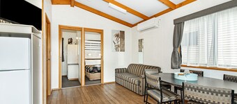 Golden Country Motel & Caravan Park