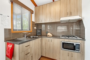 Deluxe Villa, 2 Bedrooms, Non Smoking, Kitchenette (Villa 6 Berth) | Private kitchen