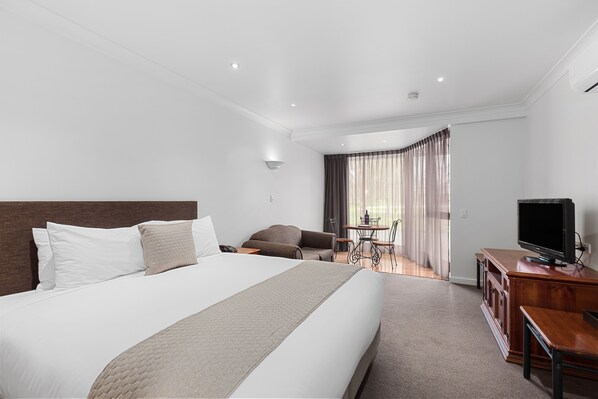Standard Double Room | 미니바, 다리미/다리미판, 무료 WiFi, 침대 시트