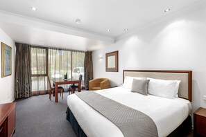 Deluxe Studio Suite with Spa Bath