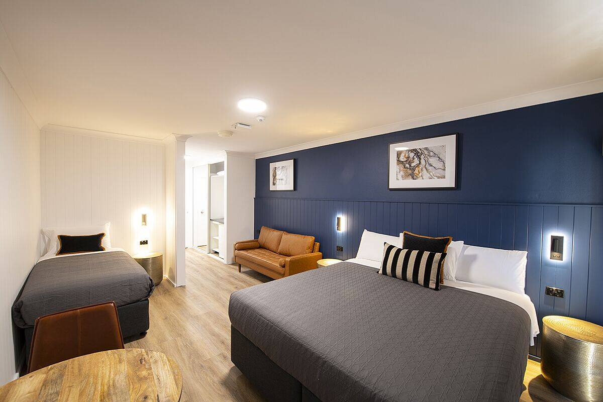 superior triple room | 1 bedroom, desk, iron/ironing board, free wifi