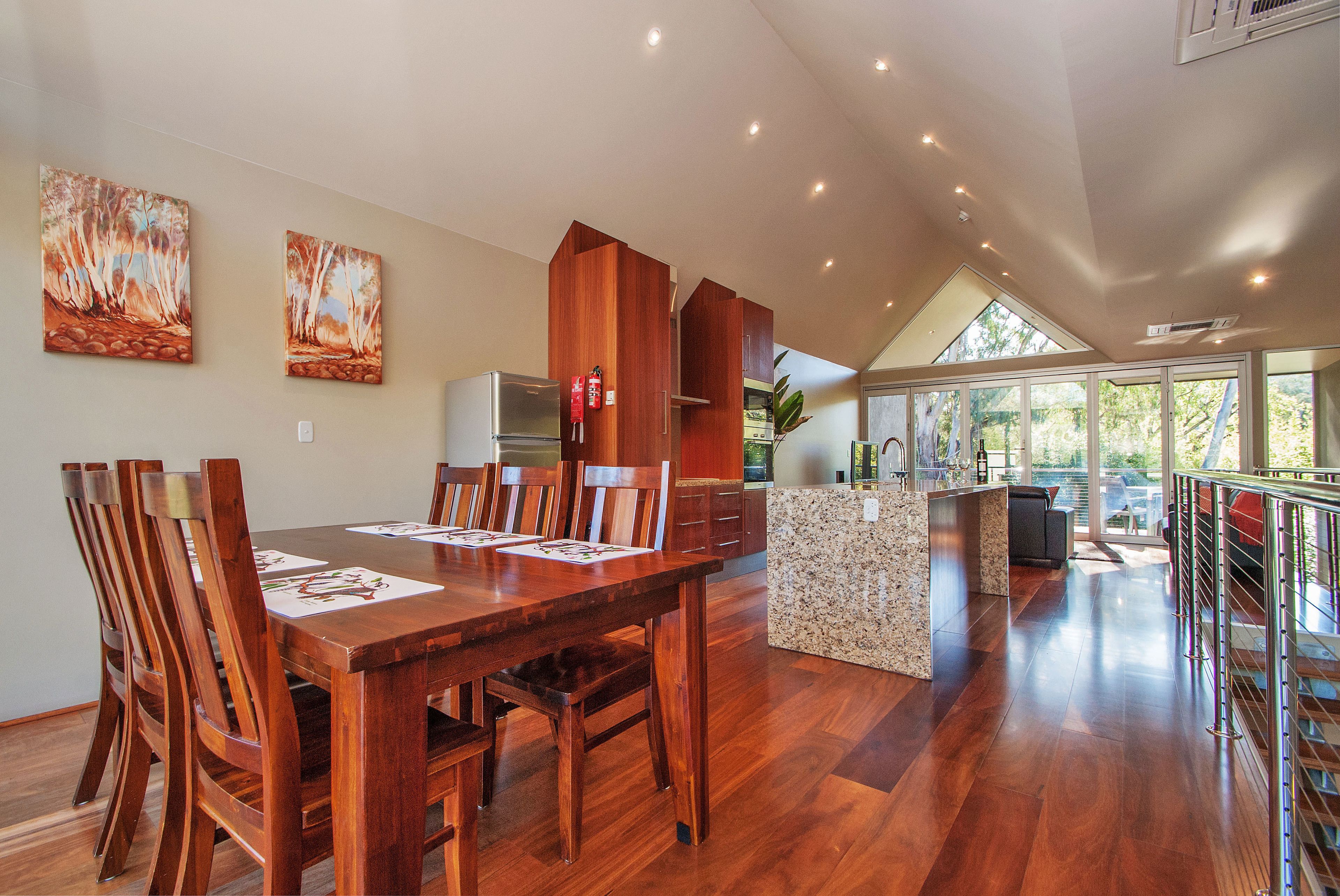 Kookaburra | In-room dining