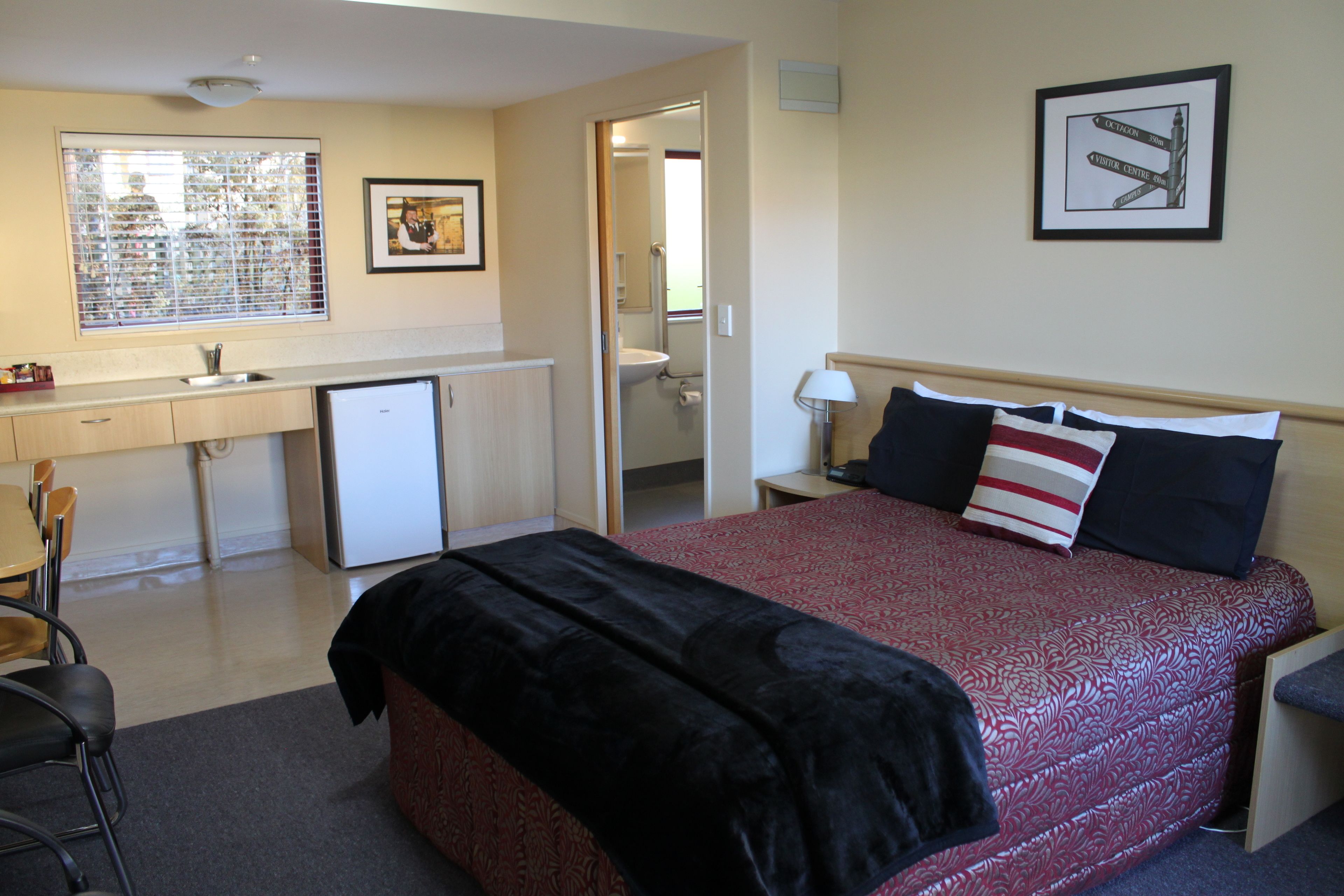 Photo - Alhambra Oaks Motor Lodge