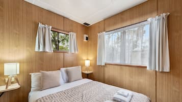 Budget Ensuite Cabin (4 Berth)