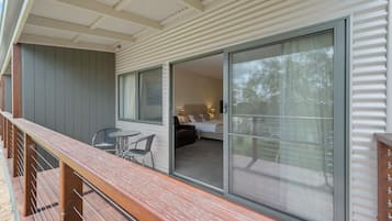 1 bedroom, individually decorated, individually furnished, soundproofing