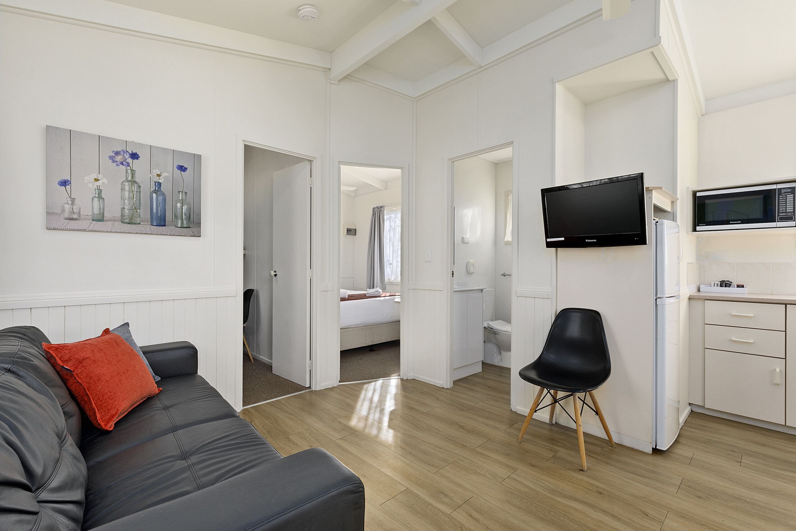 Huisje, 2 slaapkamers (6 berth) | Woonruimte | Een 40-inch smart-tv met digitale zenders