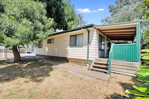 Front of property - High Country Holiday Park (Mansfield)