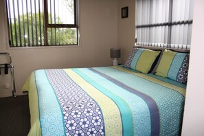 Quarto família (Two Units with Connecting Door) | 1 quarto, quartos à prova de som, ferros/tábuas de passar roupa