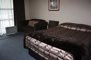 标准套房, 1 间卧室, 无烟房, 简易厨房 | 1 多间卧室、隔音、熨斗/熨衣板、免费婴儿床