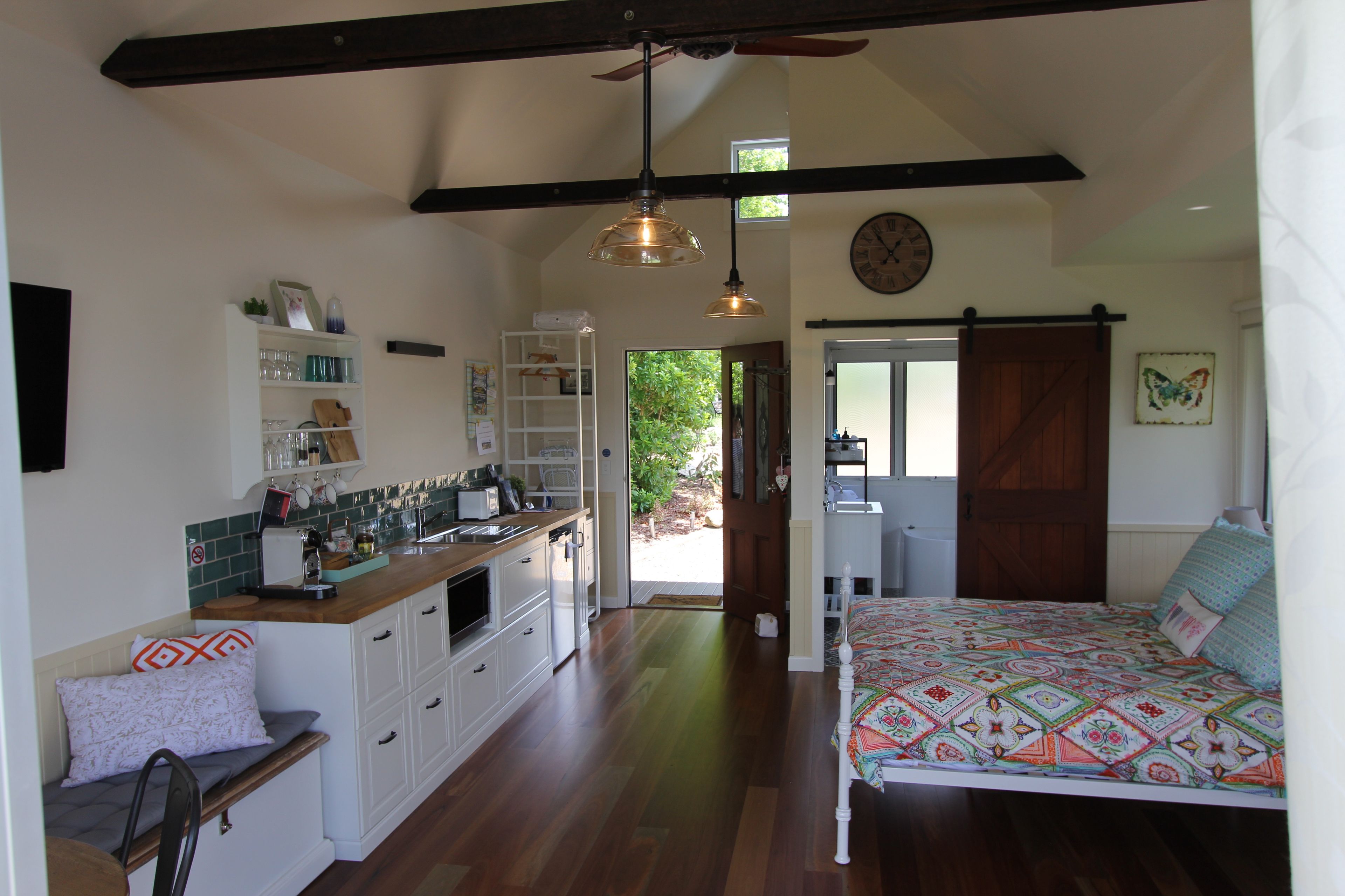 Luxury Cabin, 1 Queen Bed, Mountain View | Private kitchenette | Coffee/tea maker, electric kettle