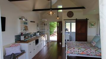 Luxury Cabin, 1 Queen Bed, Mountain View | Private kitchenette | Coffee/tea maker, electric kettle