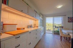 3-BR Penthouse Manta-Ray Apartment | Private kitchen