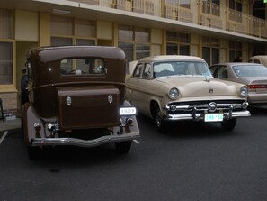 Free self parking - Grand Central Motel (Mount Gambier)