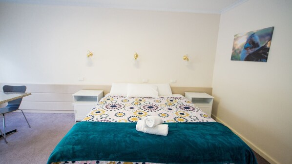 Desk, soundproofing, iron/ironing board, cribs/infant beds