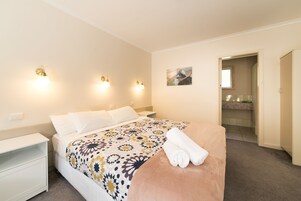 客房 (Budget for 2) | 办公桌、隔音、熨斗/熨衣板、婴儿床