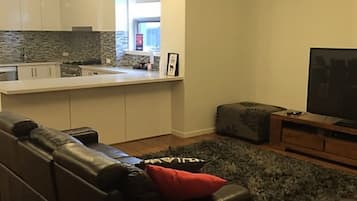 Appartement, 3 chambres | Salle de séjour