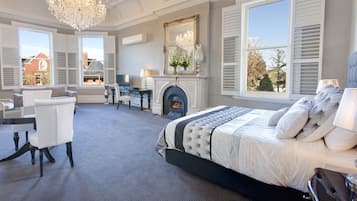 No. 10 - Premier Signature Suite | Minibar, iron/ironing board, rollaway beds, free WiFi