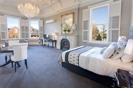 Minibar, tabla de planchar con plancha y camas plegables/adicionales