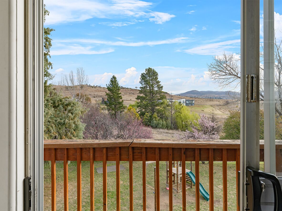 Budget Family Room | Desk, free WiFi, bed sheets