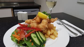 餐饮