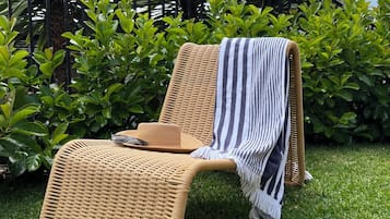 Standard Apartment, 2 Bedrooms, Non Smoking, Kitchen (S/C Poolside Unit) | Garden view