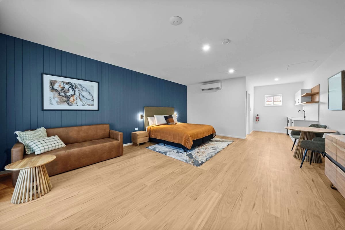 Room, 1 King Bed, Accessible