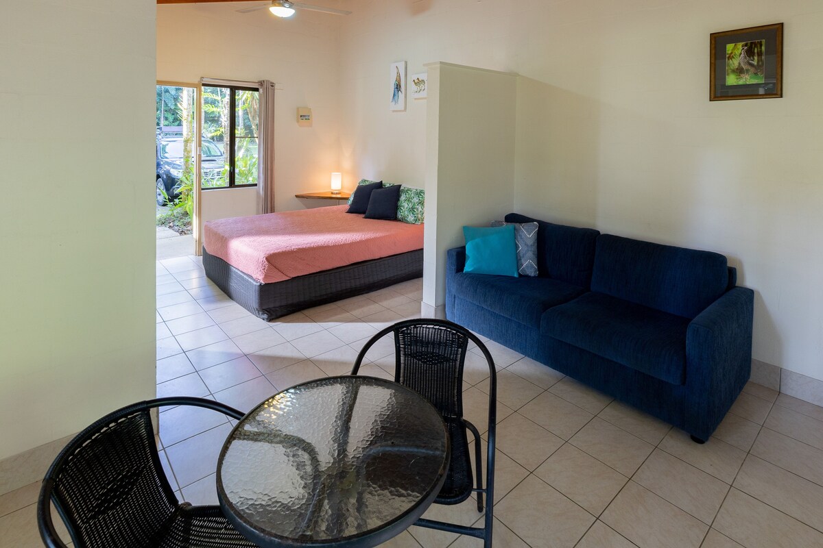 Standard Double Room, 1 Queen Bed, Non Smoking, Balcony (Double Room) | Living area | Flat-screen TV