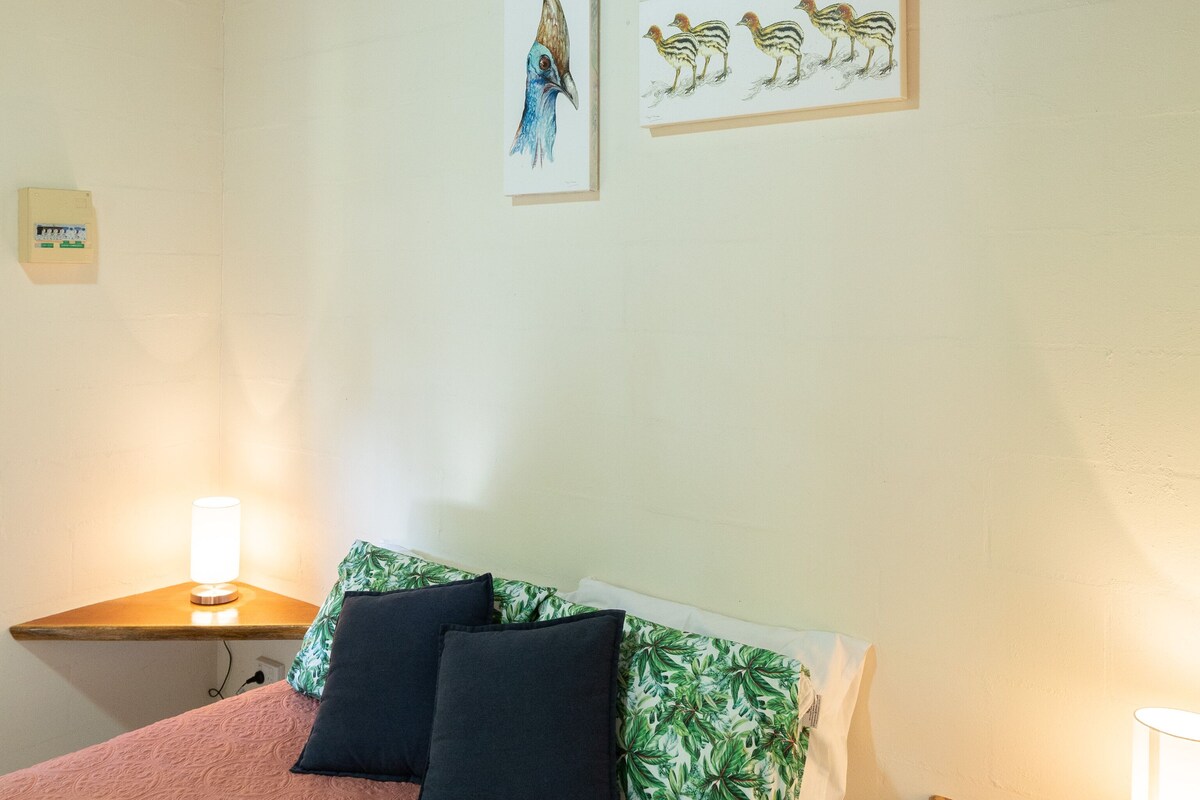 Rollaway beds, bed sheets