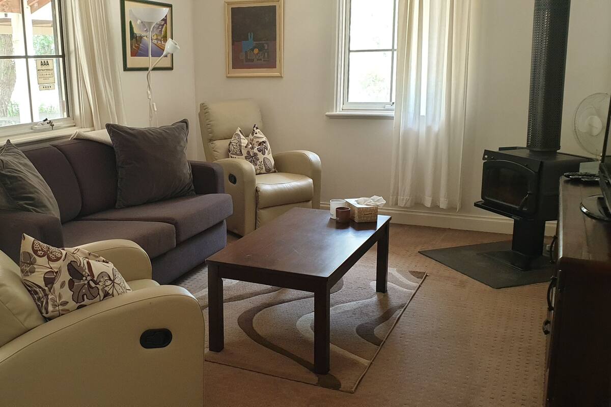 Cottage, 2 Bedrooms | Egyptian cotton sheets, premium bedding, blackout drapes, soundproofing