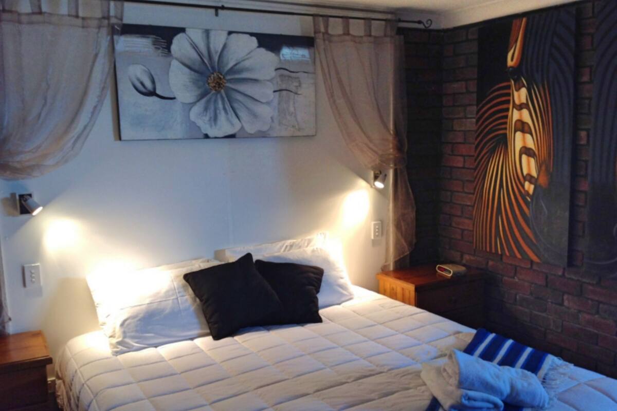 Deluxe tweepersoonskamer, 1 kingsize bed, bubbelbad | Luxe beddengoed, pillowtop-bedden, verduisterende gordijnen