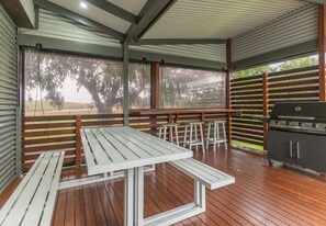 3 Bedroom Riverview Villa | Terrace/patio - NRMA Warrnambool Riverside Holiday Park (Allansford)