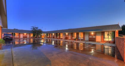 Moama Central Motel