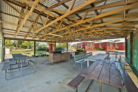 Área de parrillas y picnic