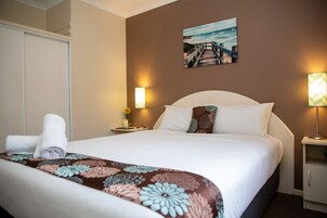 Family Chalet, 2 Bedrooms, Non Smoking, Kitchenette (Family Cabin) | Iron/ironing board, free WiFi, bed sheets