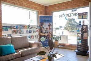 Reception - Tasman Holiday Parks - Albany (Centennial Park)