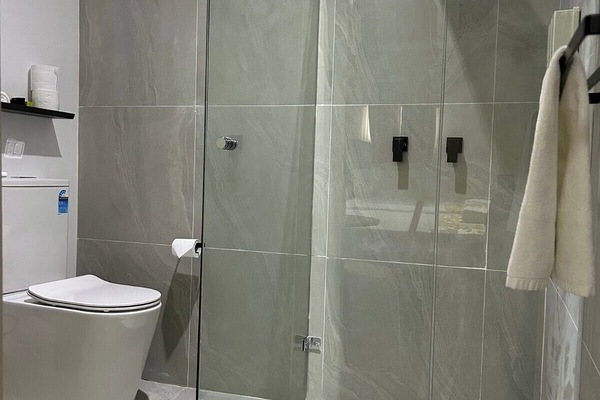 Family Room | Bathroom