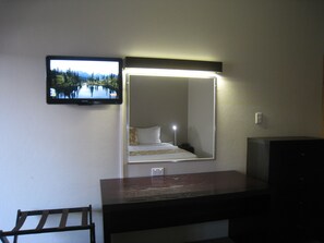 Habitació Comfort | Decoració individual, mobiliari individual i escriptori 