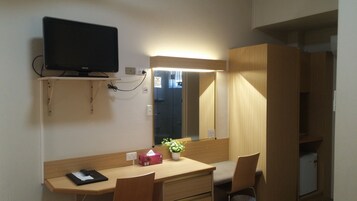 Standard Single Room | Individually decorated, individually furnished, desk, blackout curtains