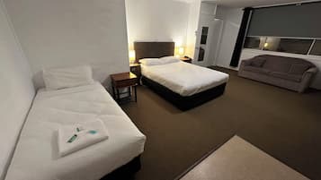 Disable Twin Room | Minibar, iron/ironing board, bed sheets, wheelchair access