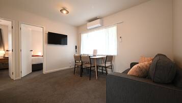 Family Apartment, 2 Bedrooms, Non Smoking, Kitchenette (unit) | Living area