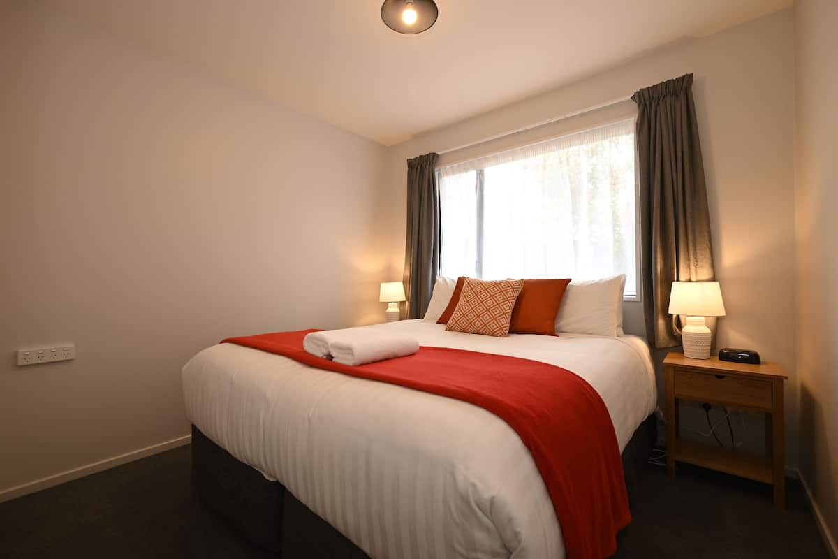 Family Apartment, 2 Bedrooms, Non Smoking, Kitchenette (/spa bath) | 1 bedroom, iron/ironing board, free WiFi, bed sheets