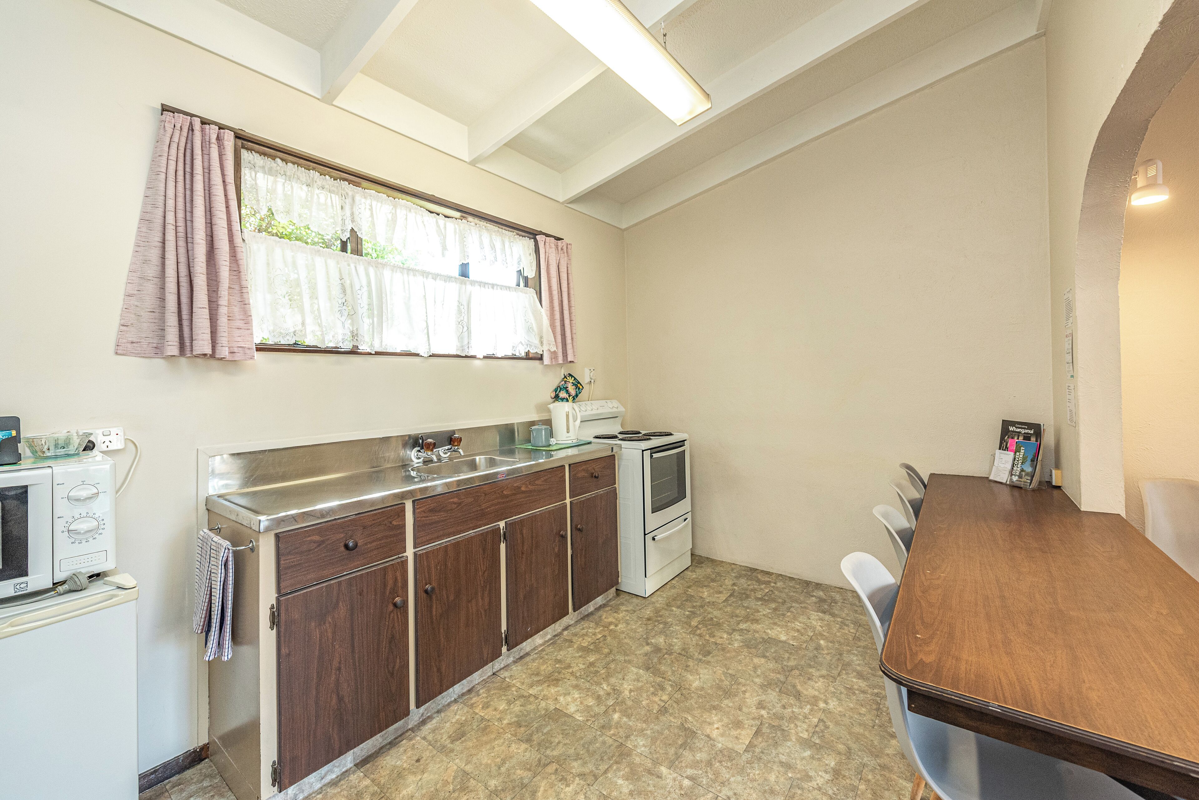 Standard Suite, 1 Bedroom, Non Smoking, Kitchen | Private kitchen