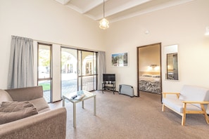 Standard Room, Non Smoking, Kitchen (2 Bedroom) | Living area - Riverside Motel (Whanganui)