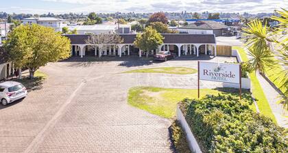 Riverside Motel